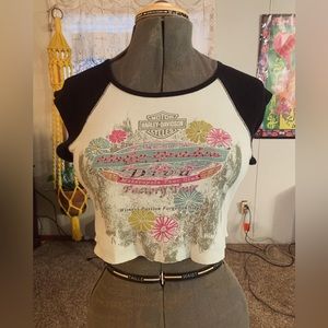 Y2K Harley Davidson crop top!! The cutest details on the front!! Size L